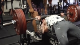 Powerlifter John Haack (90KG) scoort terloops een 606-pond bankdrukken PR