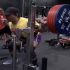 Bekijk deze 80-jarige deadlift van 150 kilogram (330,7 pond) op zijn verjaardag